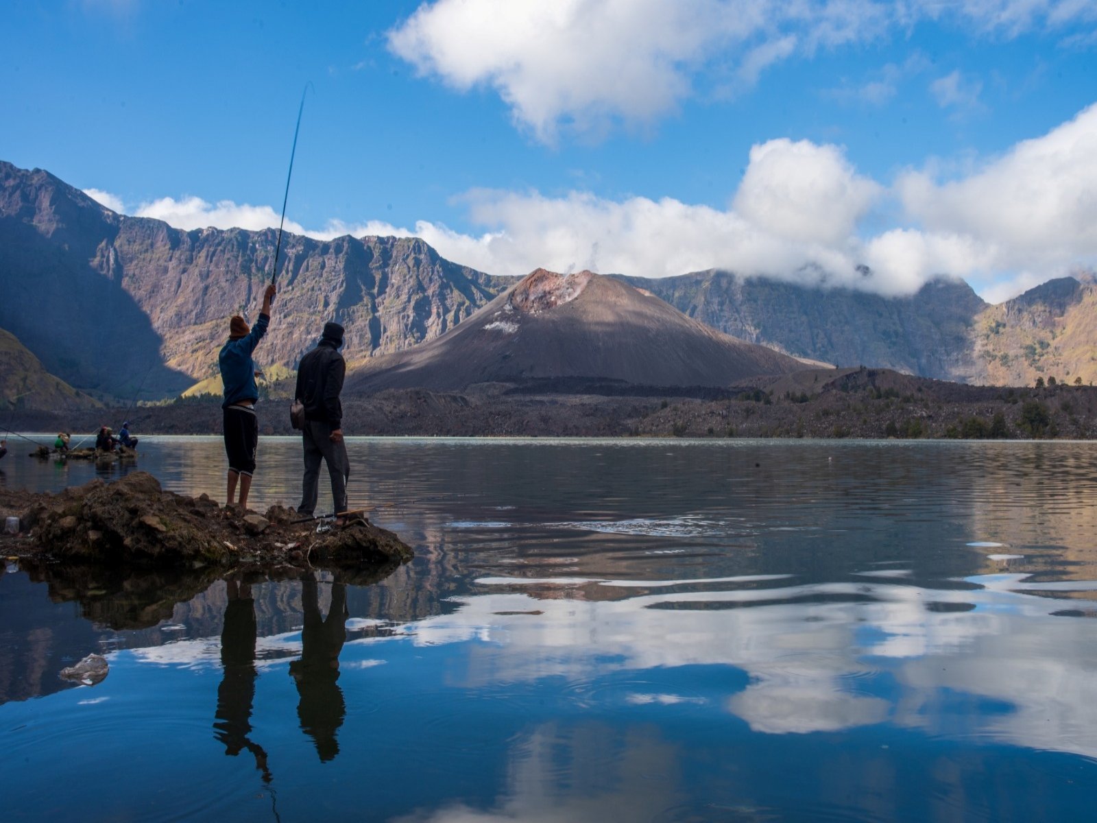 3D-2N Rinjani Summit and Lake via Sembalun to Senaru