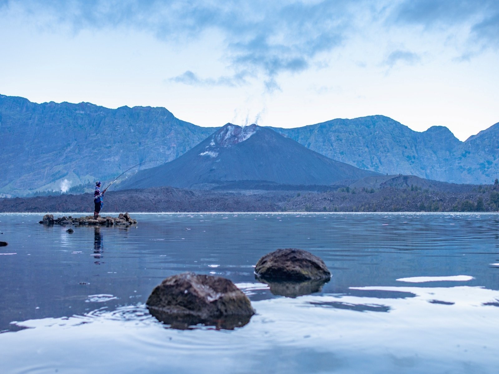 4D-3N Rinjani Summit and Lake Relaxed Trek to Senaru