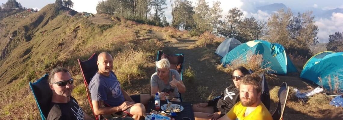 Rinjani trekking guide & Porter