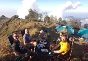 Rinjani trekking guide & Porter